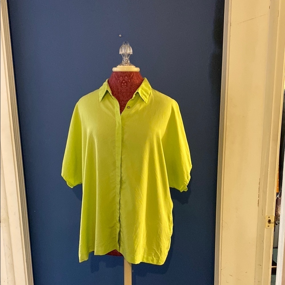 Chico's 2 Light Green Button Down Blouse with Short Sleeves every day wear